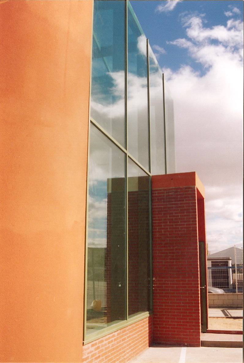 Nave industrial pareada en Calle Puerto de Pajares. P.I. Prado Overa. LeganÃ©s.